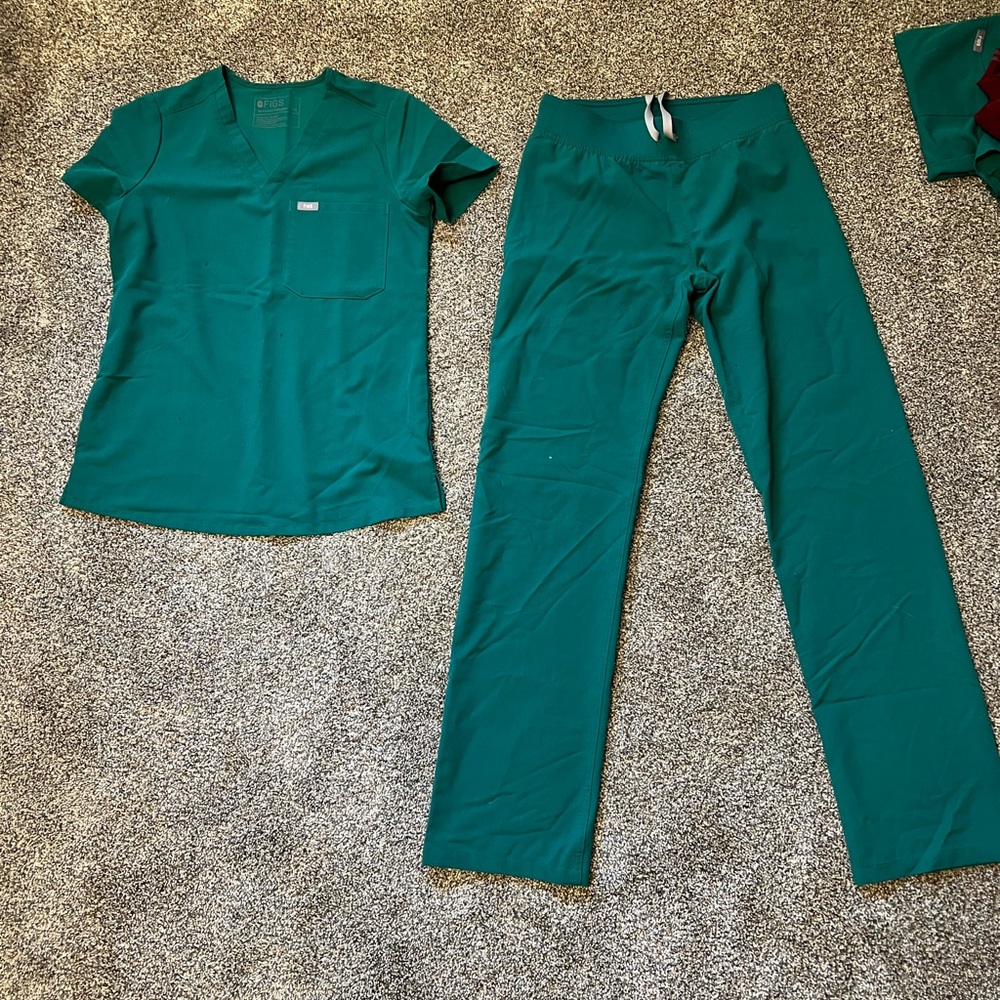 Figs Hunter Green XS set